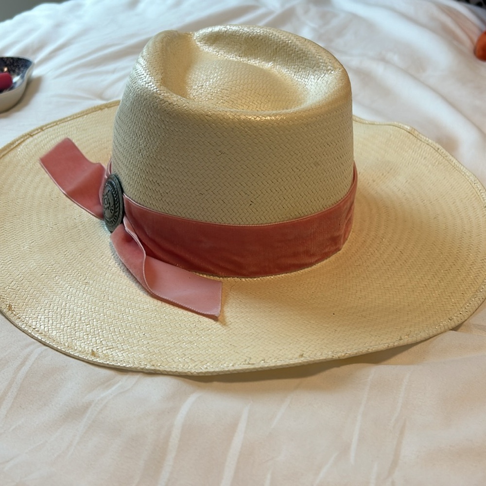 Charlie 1 Horse Old Apache 3 3/4" Brim Cowboy Western Hat
Woven Straw Pink Band - Picture 4 of 7